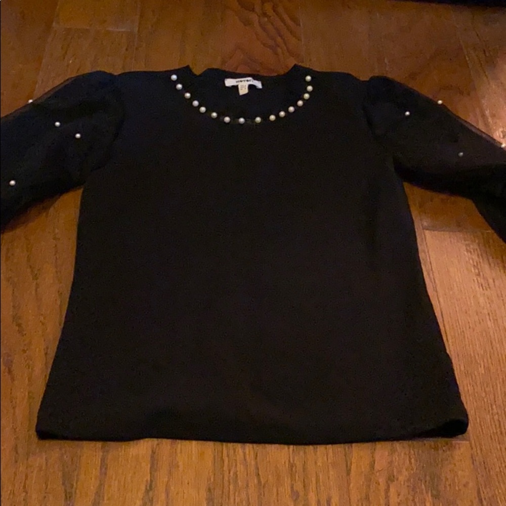 Black pearl top